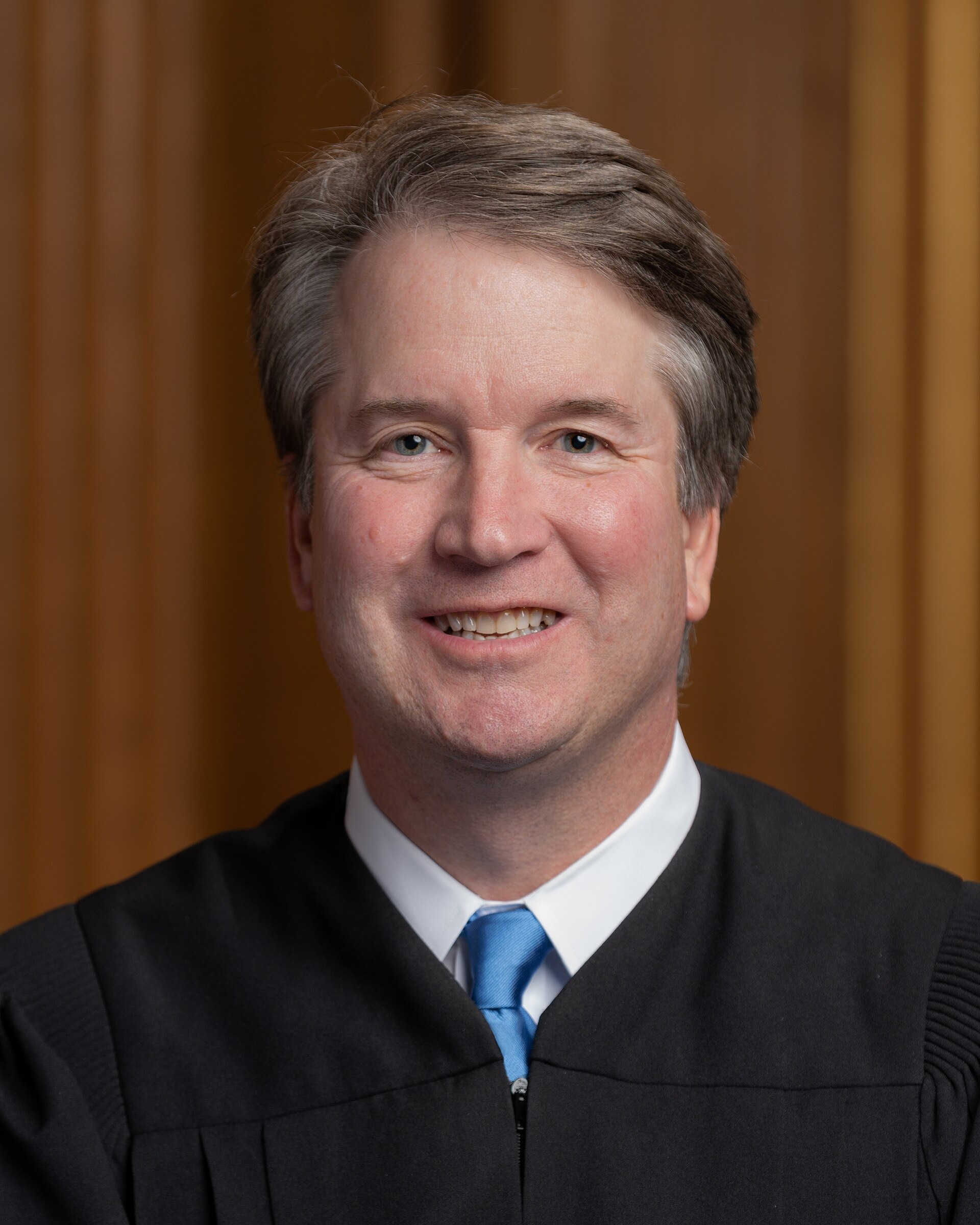 Official portrait of Justice Brett Kavanaugh