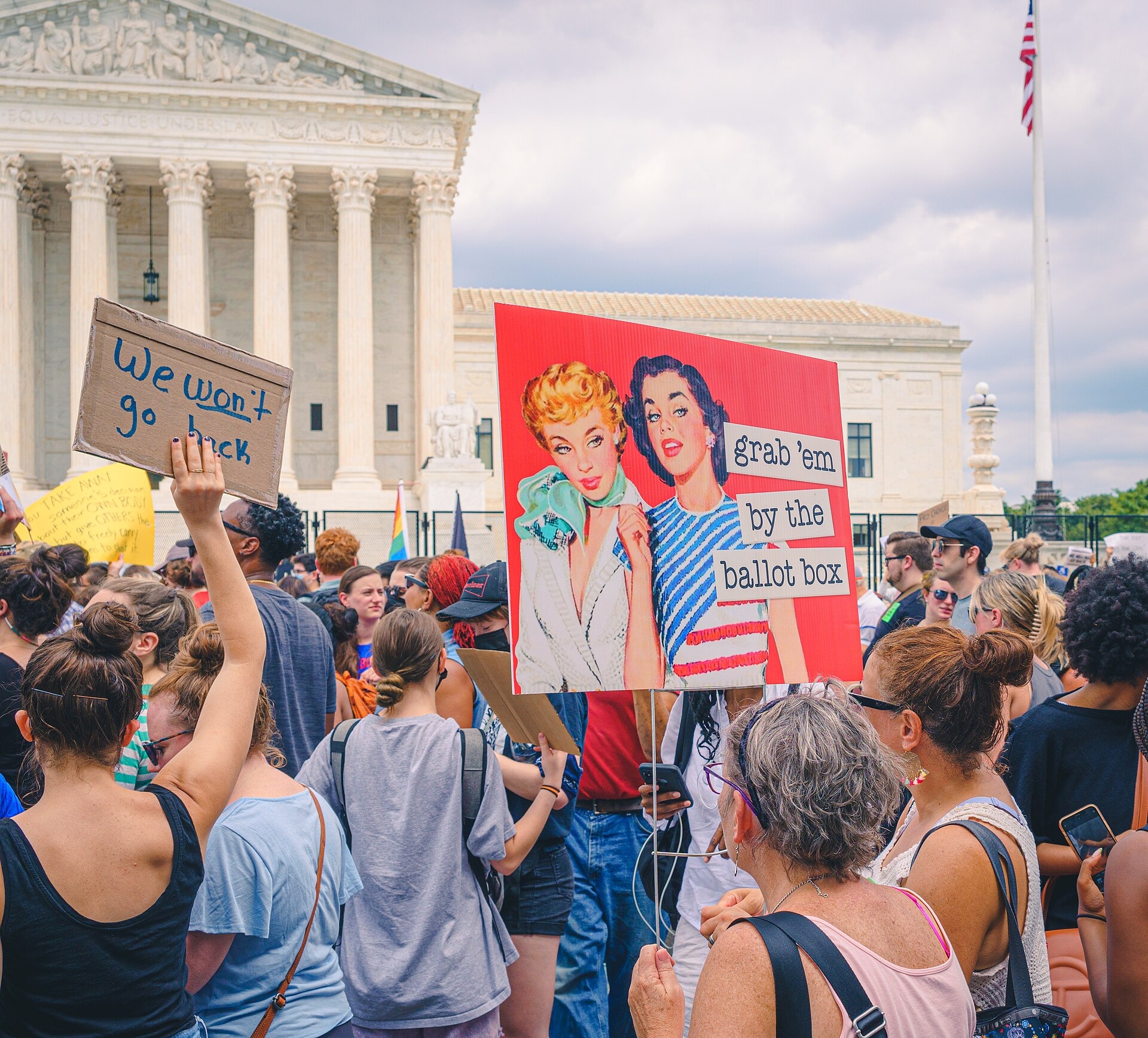 Crowd outside the U.S. Supreme Court on June 24, 2022