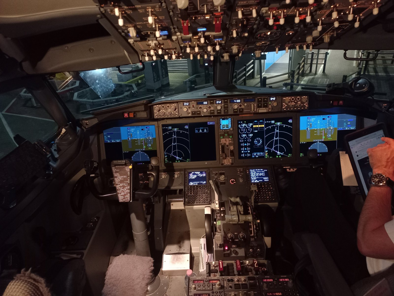 The cockpit of a Boeing 737 MAX